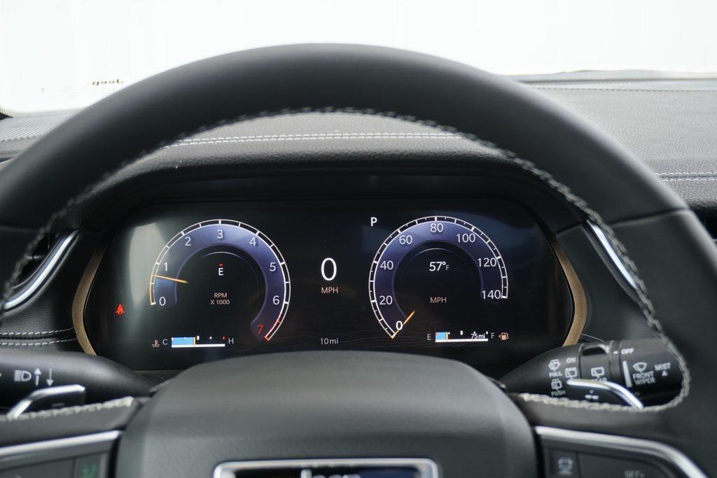 new 2025 Jeep Grand Cherokee car, priced at $42,922