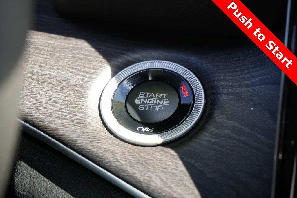 new 2025 Jeep Grand Cherokee car, priced at $42,922