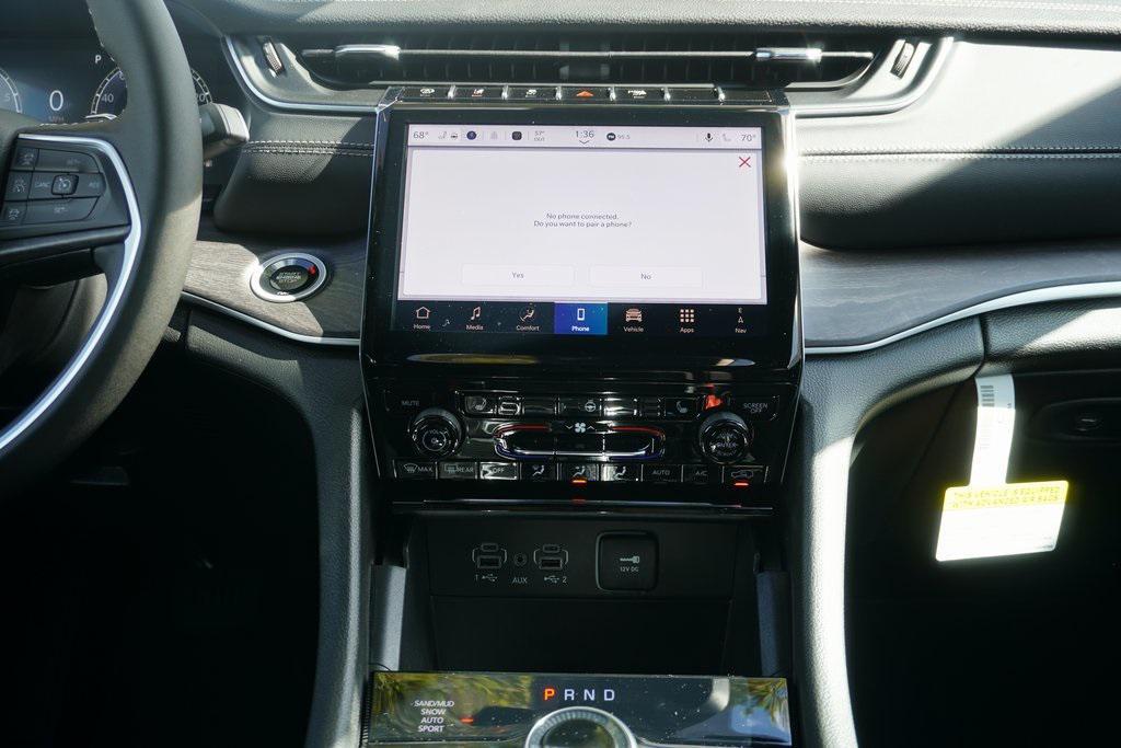 new 2025 Jeep Grand Cherokee car, priced at $42,922