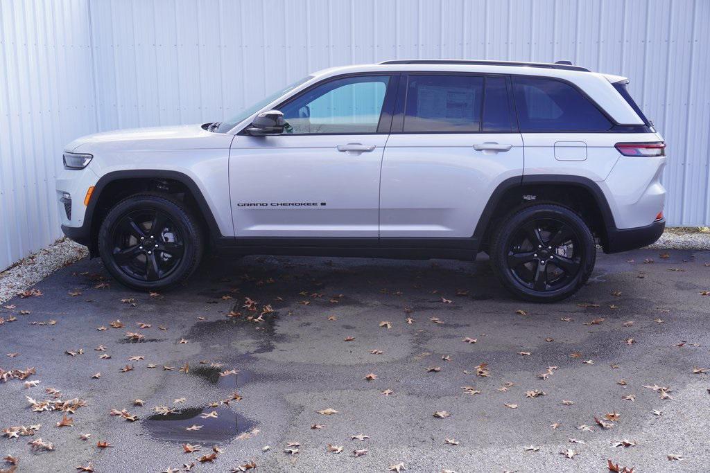 new 2025 Jeep Grand Cherokee car, priced at $45,876