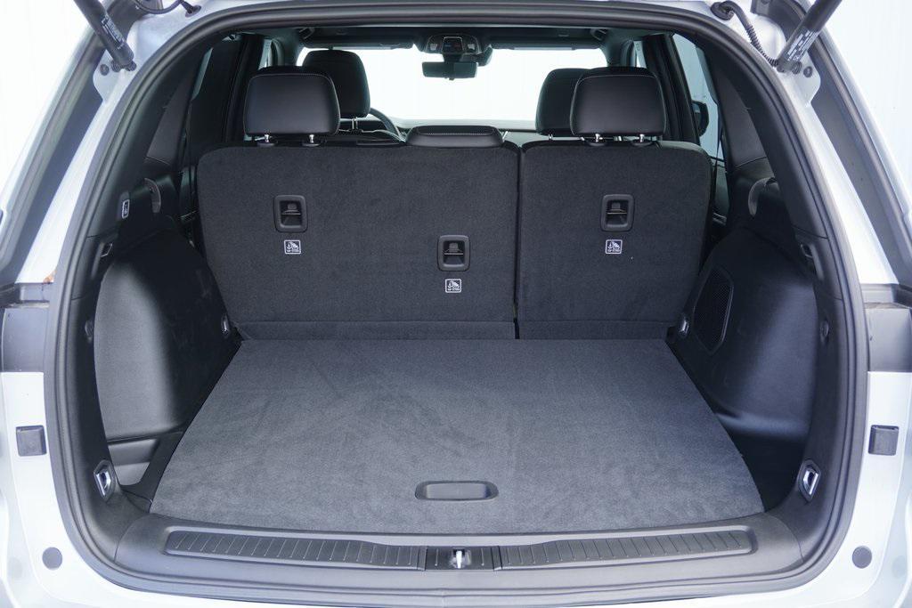 new 2025 Jeep Grand Cherokee car, priced at $45,876