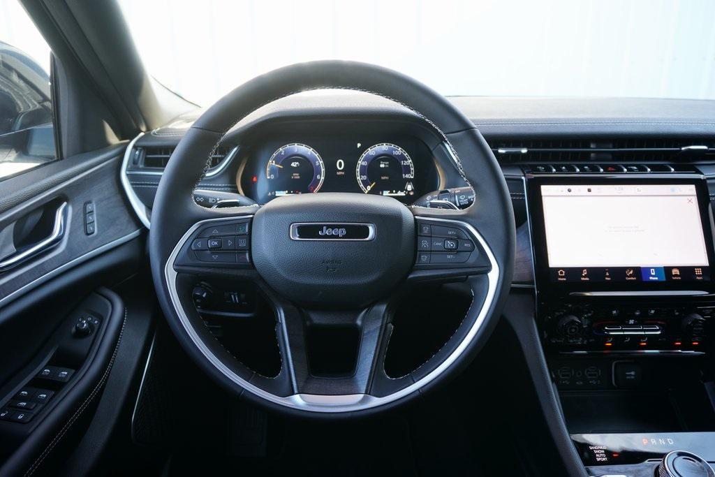 new 2025 Jeep Grand Cherokee car, priced at $45,876