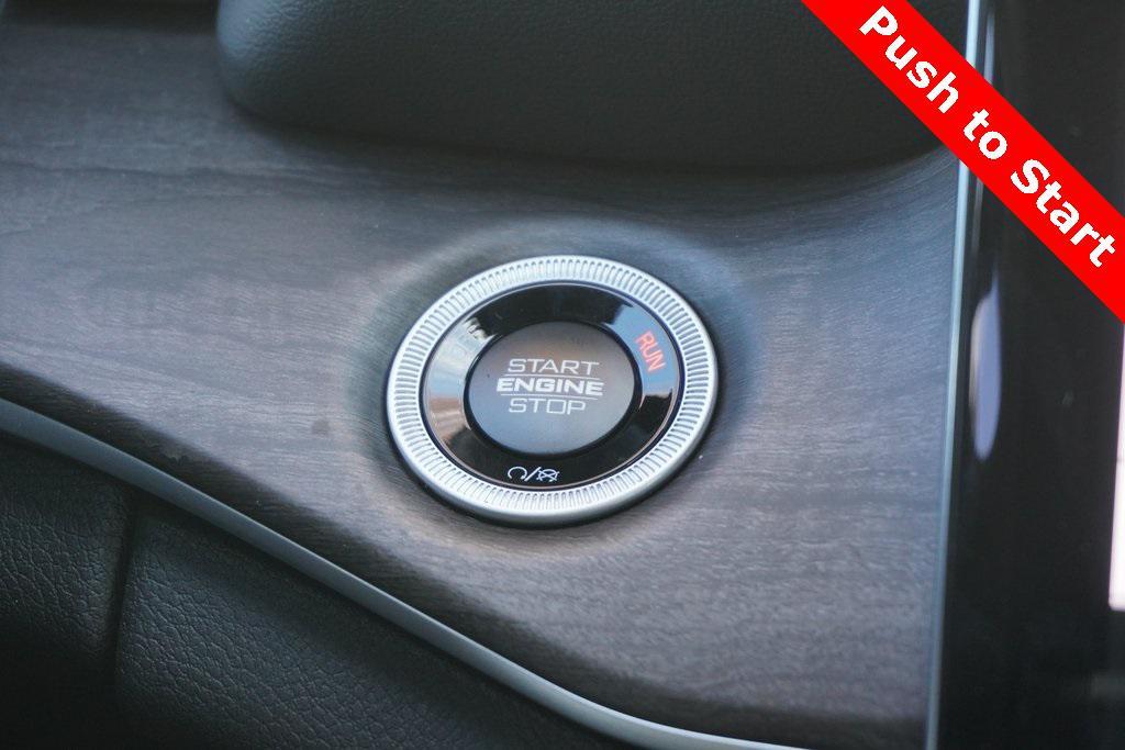 new 2025 Jeep Grand Cherokee car, priced at $45,876