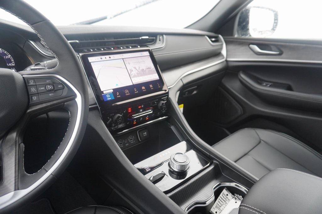 new 2025 Jeep Grand Cherokee car, priced at $49,519