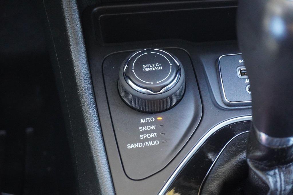 used 2019 Jeep Cherokee car, priced at $20,000