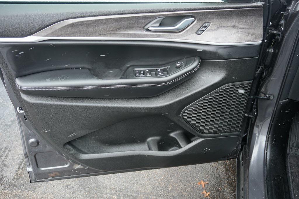 new 2025 Jeep Grand Cherokee L car, priced at $44,777