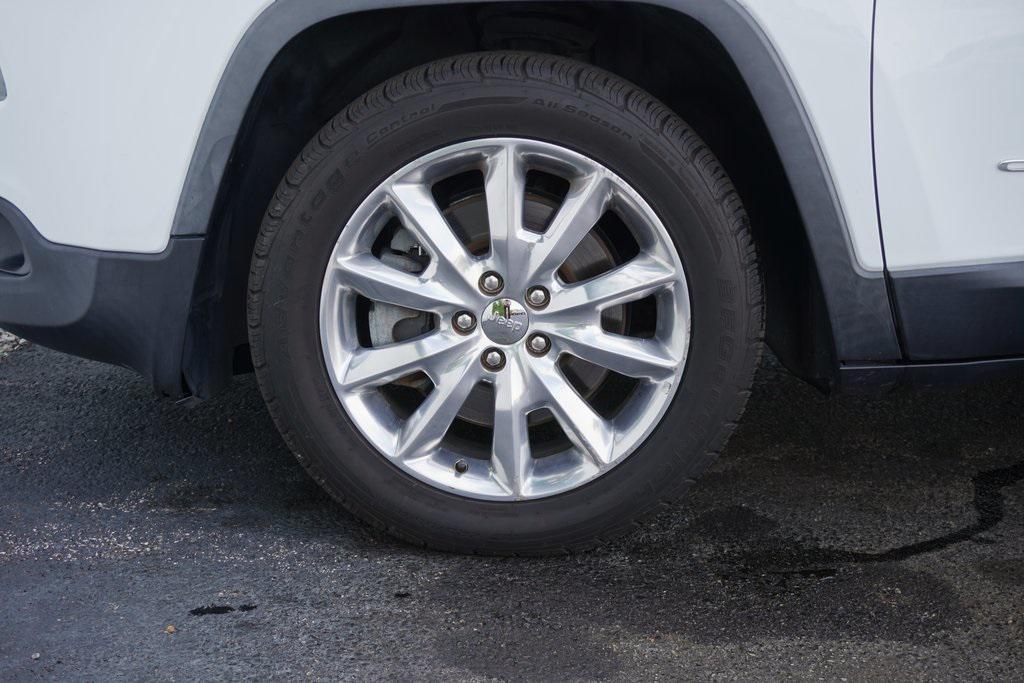 used 2016 Jeep Cherokee car, priced at $13,500