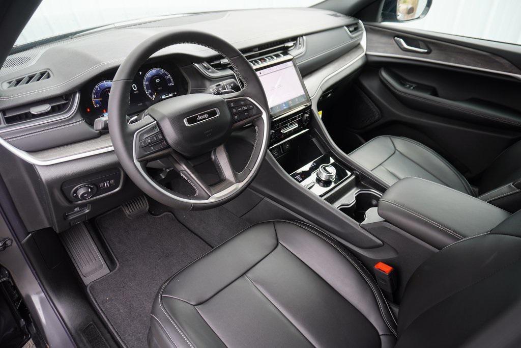 new 2025 Jeep Grand Cherokee car, priced at $43,536