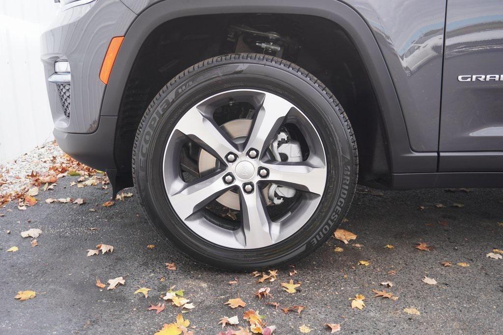 new 2025 Jeep Grand Cherokee car, priced at $43,536