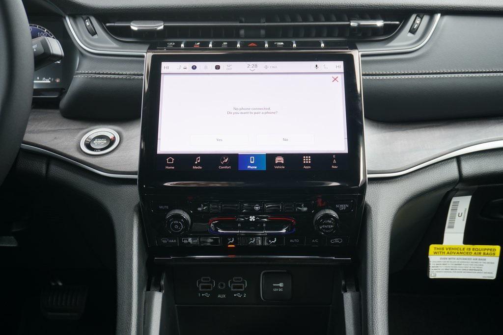 new 2025 Jeep Grand Cherokee car, priced at $43,536