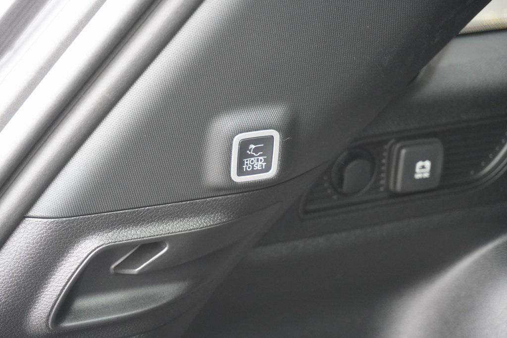 new 2025 Jeep Grand Cherokee car, priced at $43,536