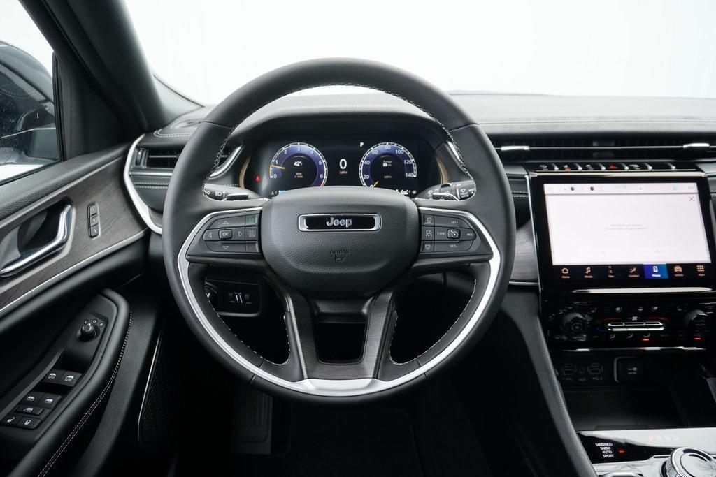 new 2025 Jeep Grand Cherokee car, priced at $45,271