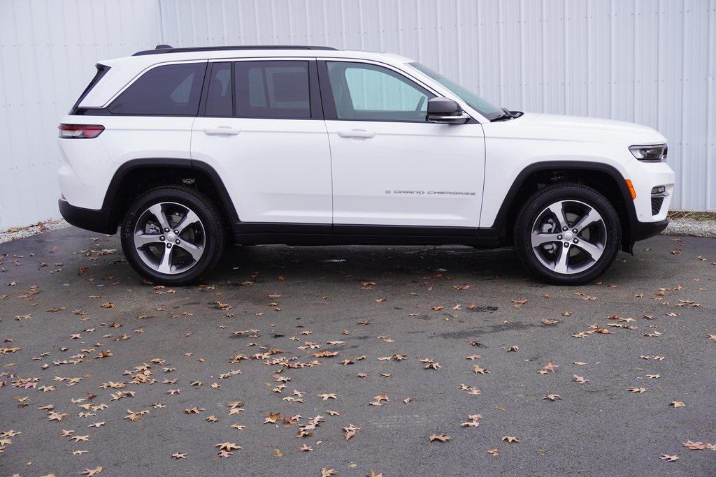 new 2025 Jeep Grand Cherokee car, priced at $45,271