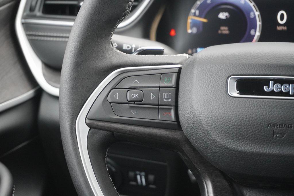 new 2025 Jeep Grand Cherokee car, priced at $45,271