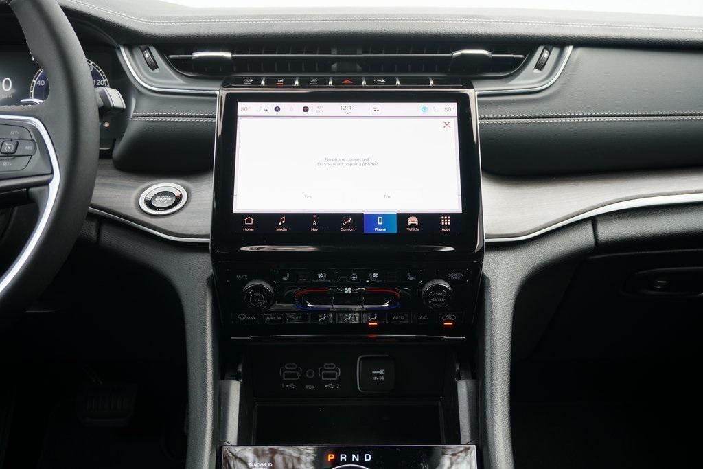 new 2025 Jeep Grand Cherokee car, priced at $45,271