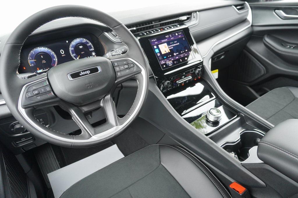 new 2025 Jeep Grand Cherokee car, priced at $41,491