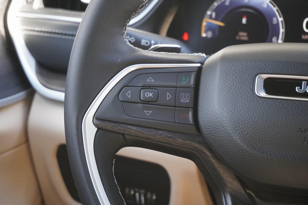 new 2025 Jeep Grand Cherokee car, priced at $46,162