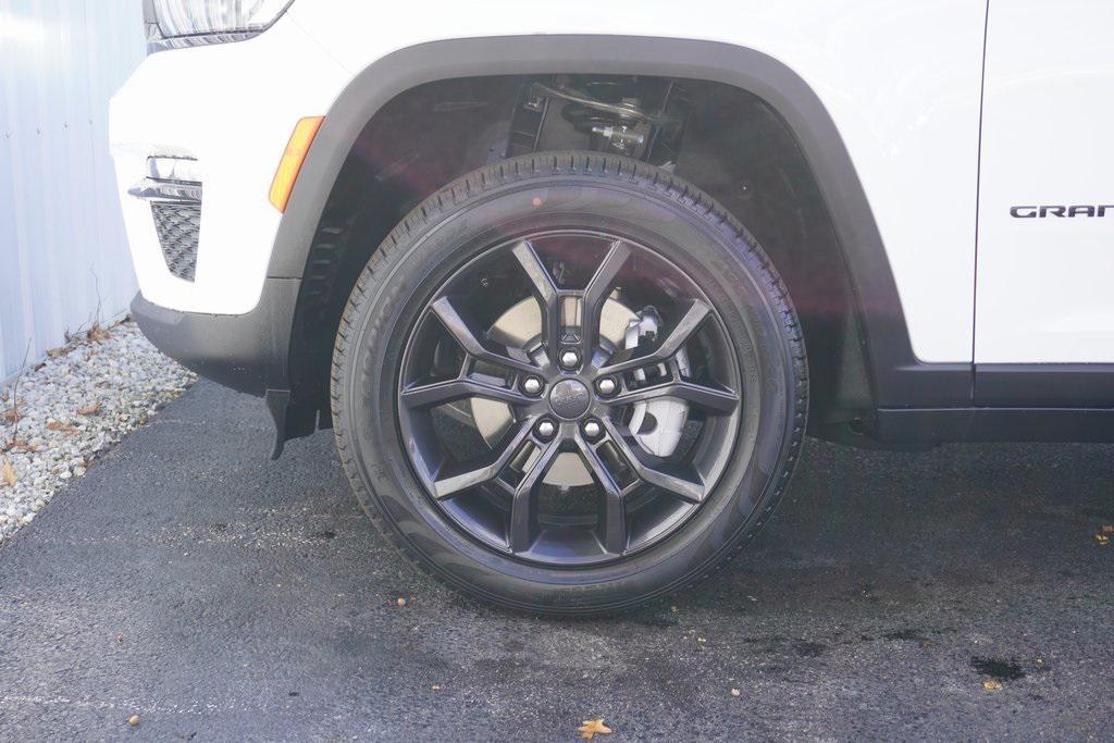 new 2025 Jeep Grand Cherokee car, priced at $46,162