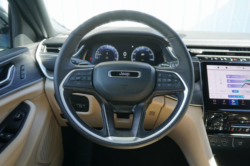 new 2025 Jeep Grand Cherokee car, priced at $46,162
