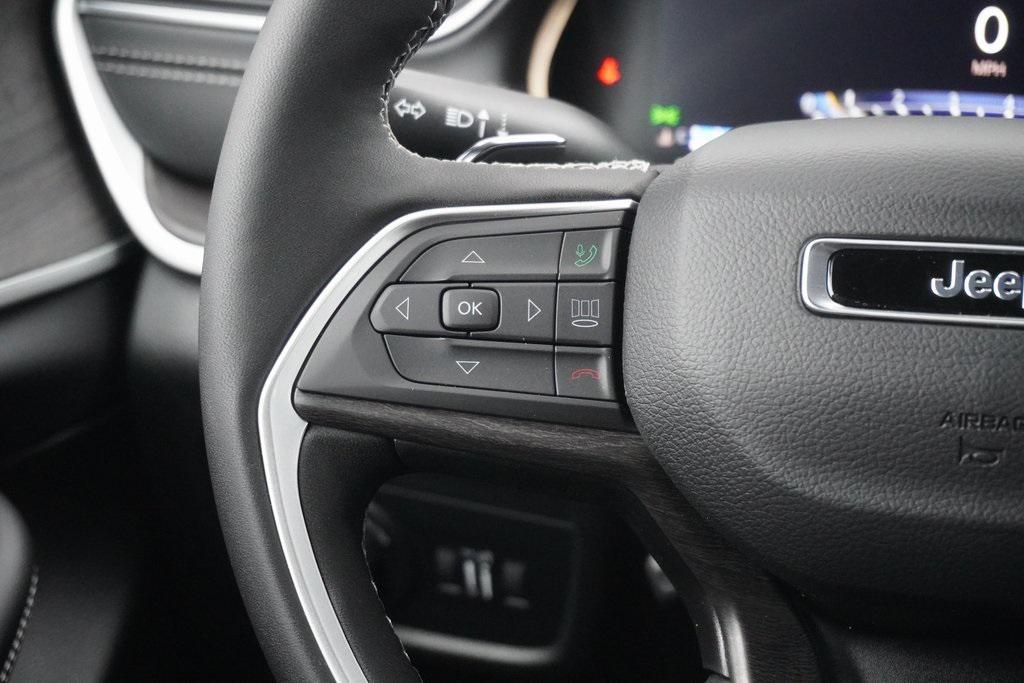 new 2025 Jeep Grand Cherokee car, priced at $49,222