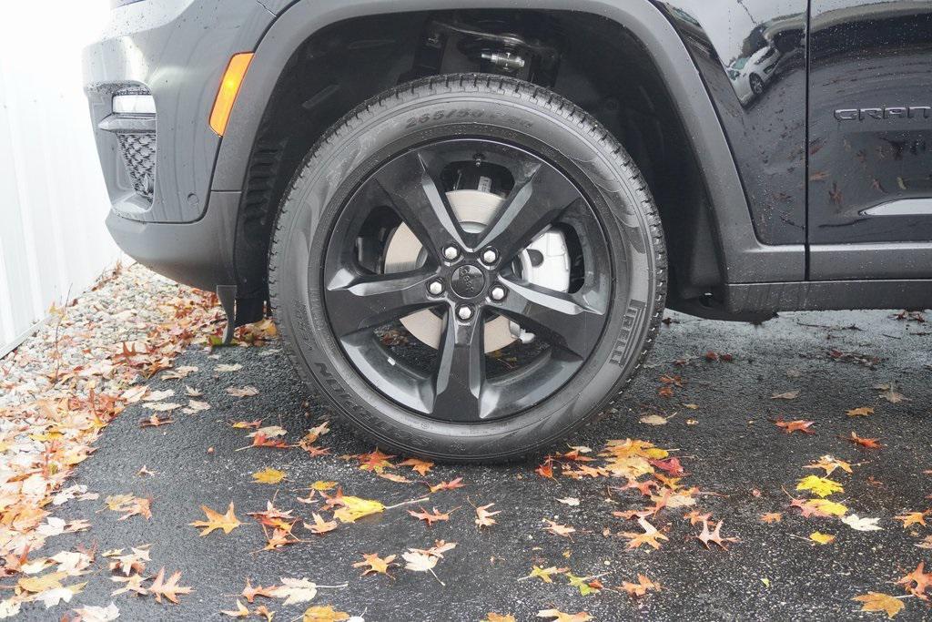 new 2025 Jeep Grand Cherokee car, priced at $49,222