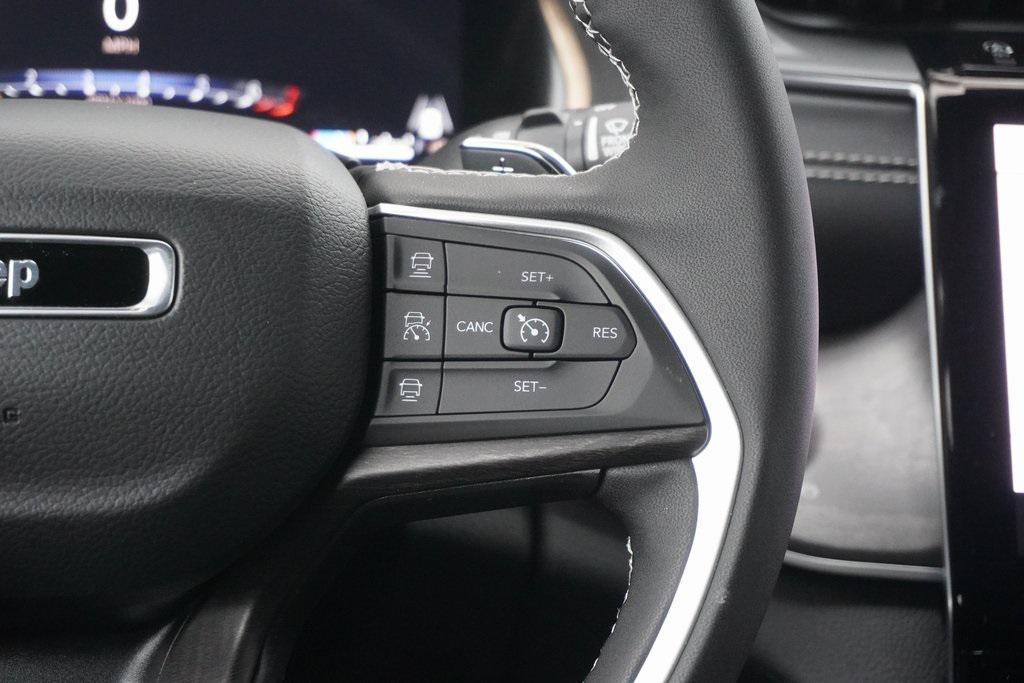 new 2025 Jeep Grand Cherokee car, priced at $49,222