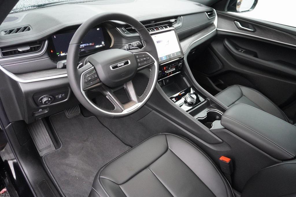 new 2025 Jeep Grand Cherokee car, priced at $49,222