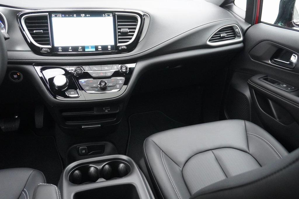 new 2026 Chrysler Pacifica car, priced at $46,967