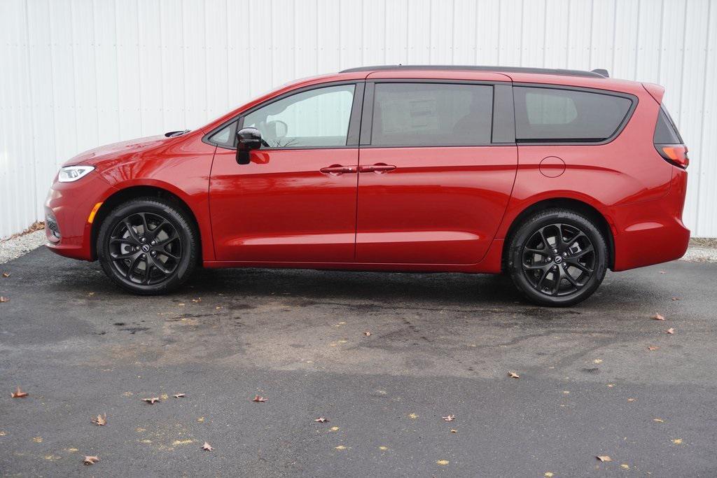 new 2026 Chrysler Pacifica car, priced at $46,967