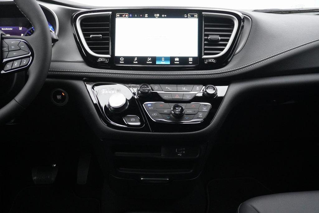 new 2026 Chrysler Pacifica car, priced at $46,967