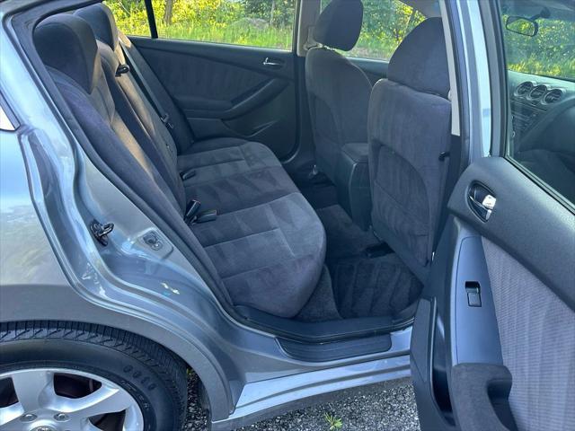 used 2009 Nissan Altima car, priced at $5,995