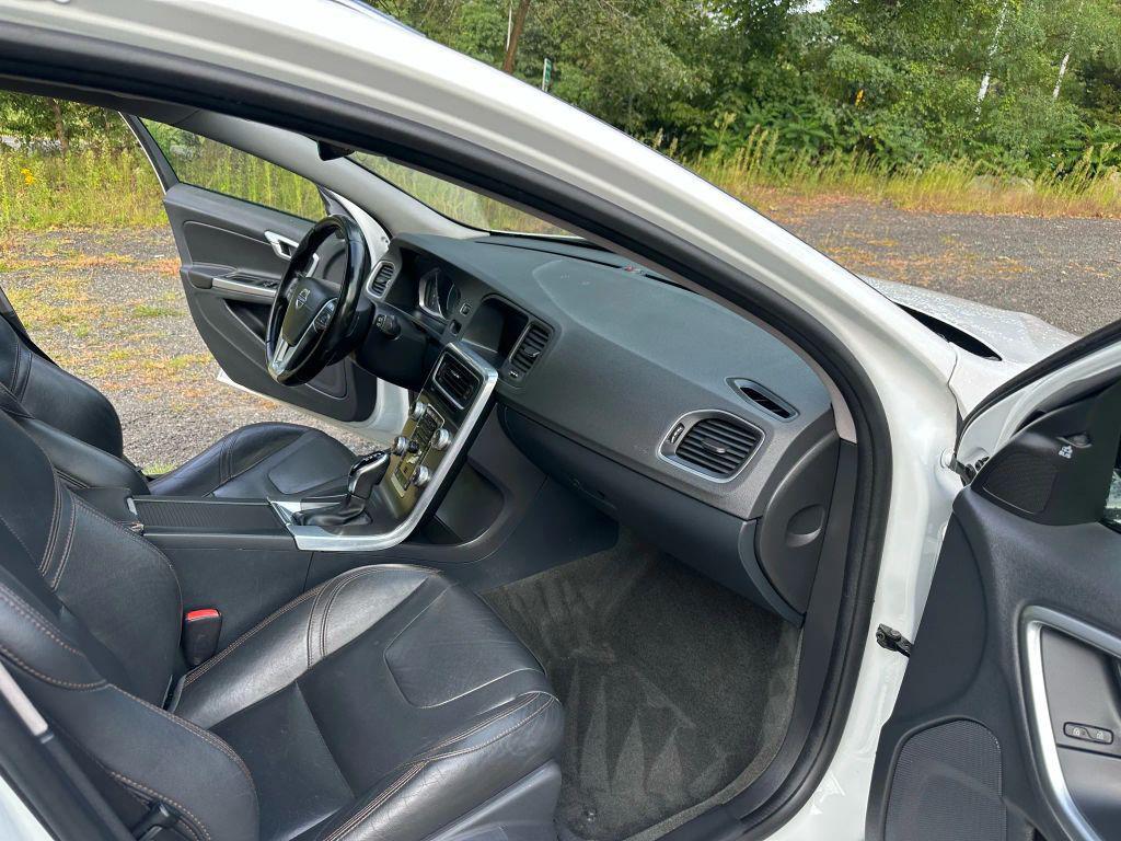 used 2016 Volvo V60 Cross Country car, priced at $6,495