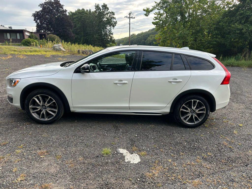 used 2016 Volvo V60 Cross Country car, priced at $6,495