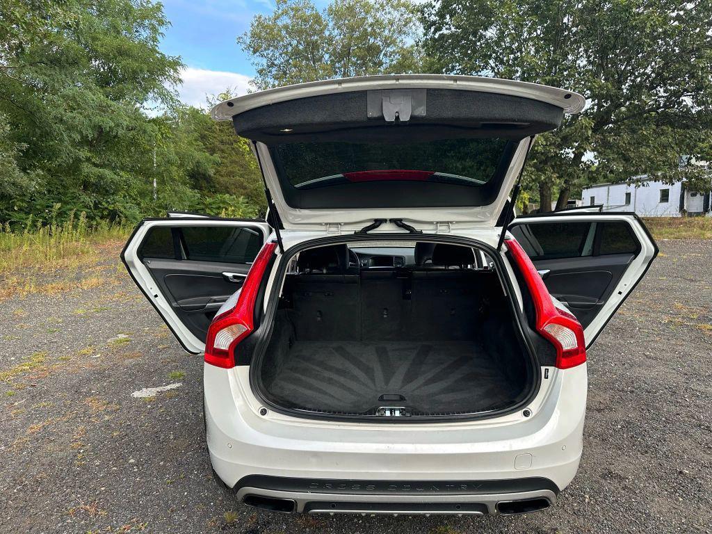 used 2016 Volvo V60 Cross Country car, priced at $6,495