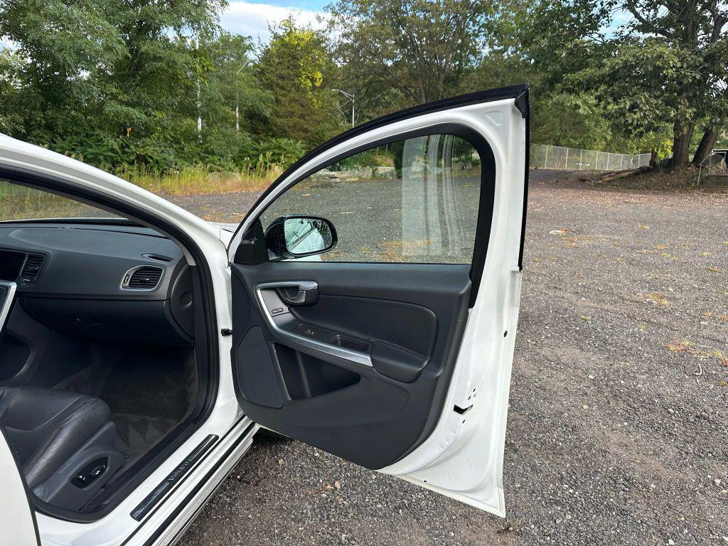 used 2016 Volvo V60 Cross Country car, priced at $6,495