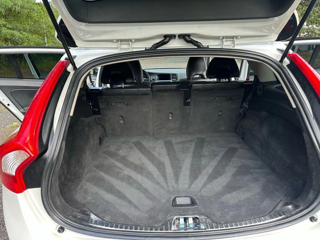 used 2016 Volvo V60 Cross Country car, priced at $6,495