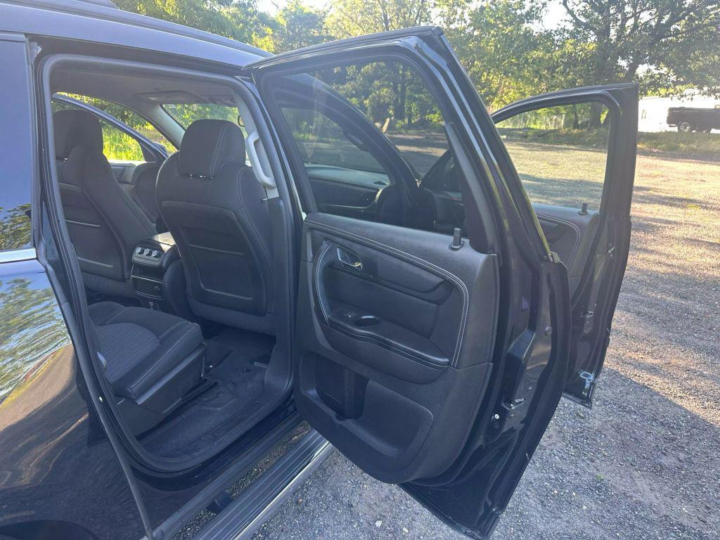 used 2014 Chevrolet Traverse car, priced at $5,995