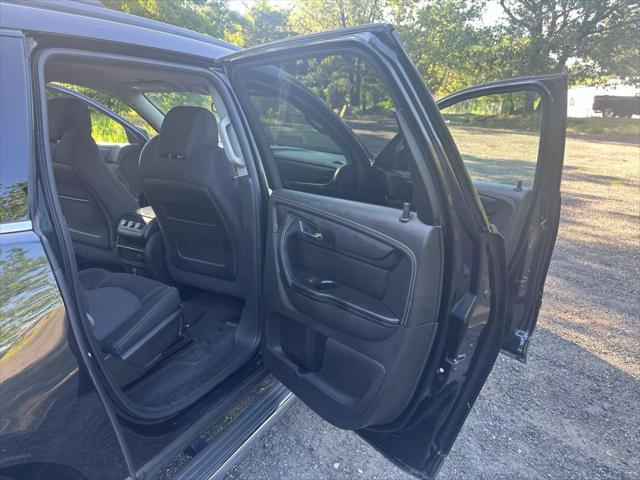used 2014 Chevrolet Traverse car, priced at $6,995