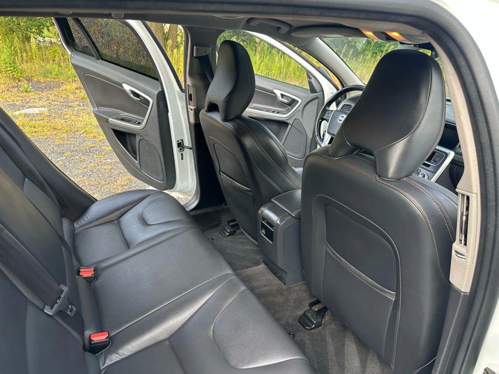 used 2016 Volvo V60 Cross Country car