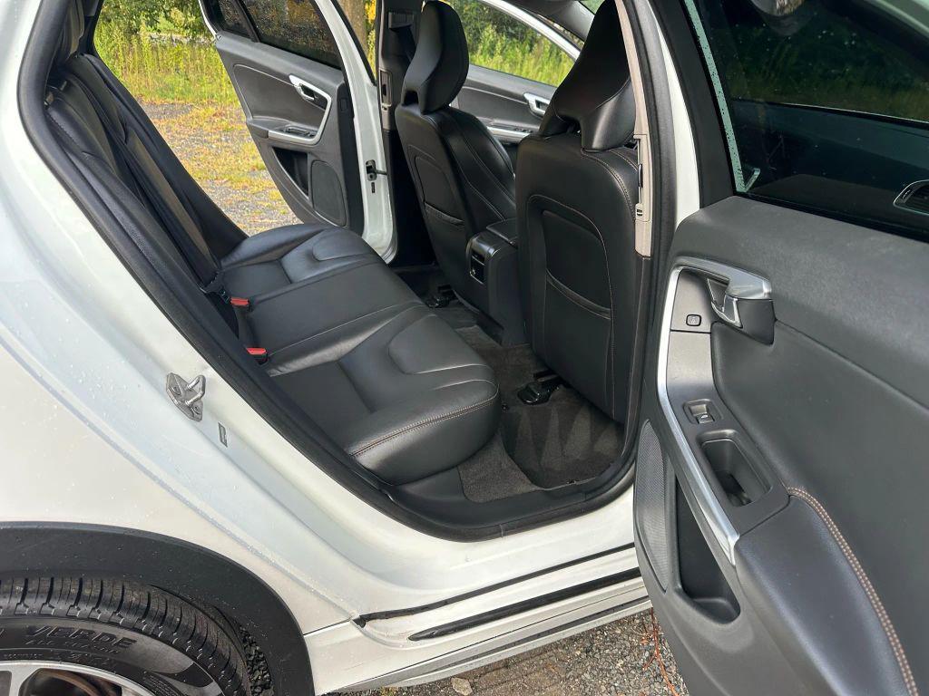 used 2016 Volvo V60 Cross Country car