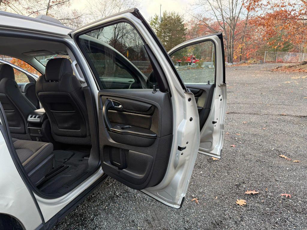 used 2017 Chevrolet Traverse car, priced at $7,995