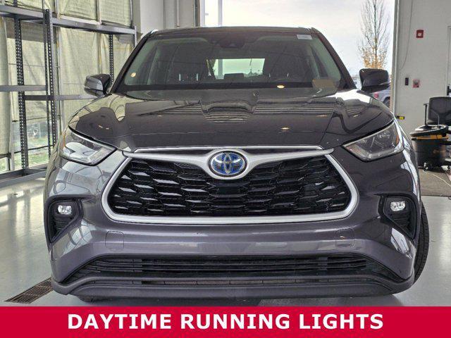 used 2021 Toyota Highlander Hybrid car, priced at $26,339