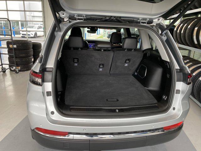 used 2022 Jeep Grand Cherokee car, priced at $30,553