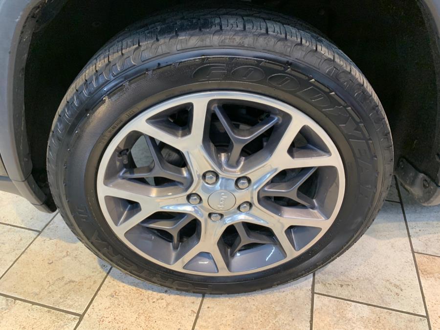 used 2020 Jeep Grand Cherokee car, priced at $21,195