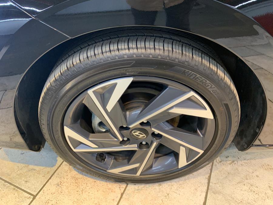 used 2025 Hyundai Elantra car, priced at $20,995