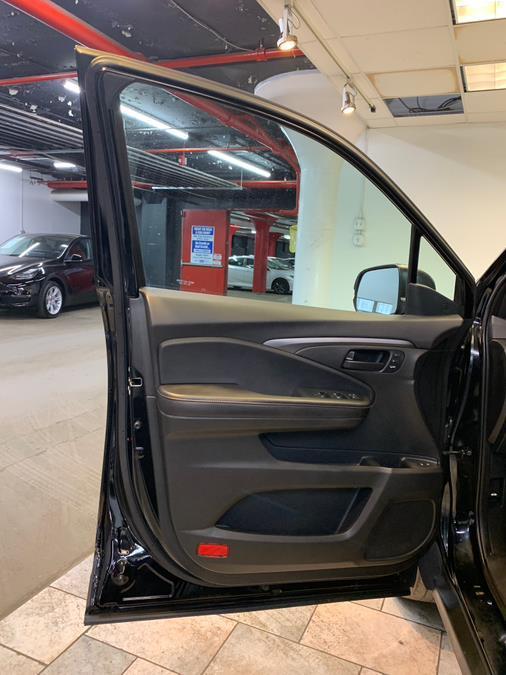 used 2022 Honda Pilot car, priced at $32,995