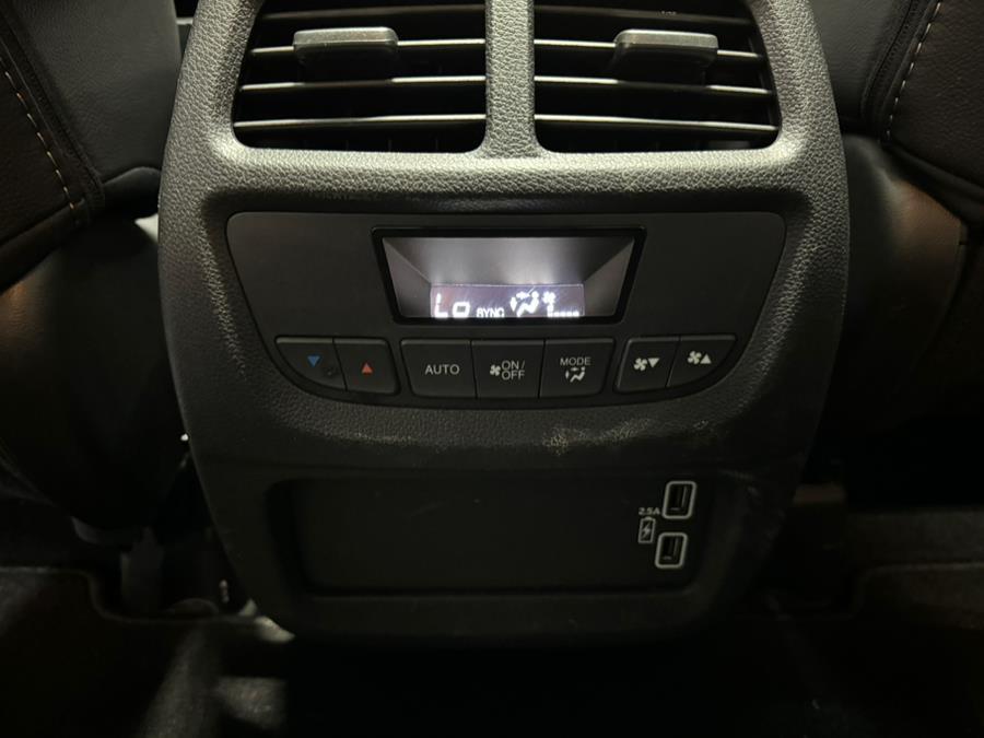 used 2022 Honda Pilot car, priced at $33,995