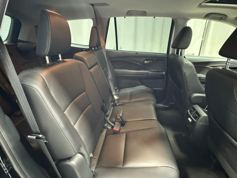 used 2022 Honda Pilot car, priced at $33,995