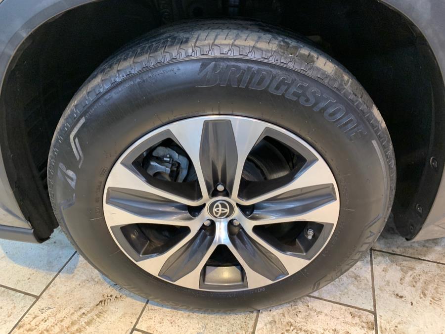 used 2021 Toyota Highlander car, priced at $24,995