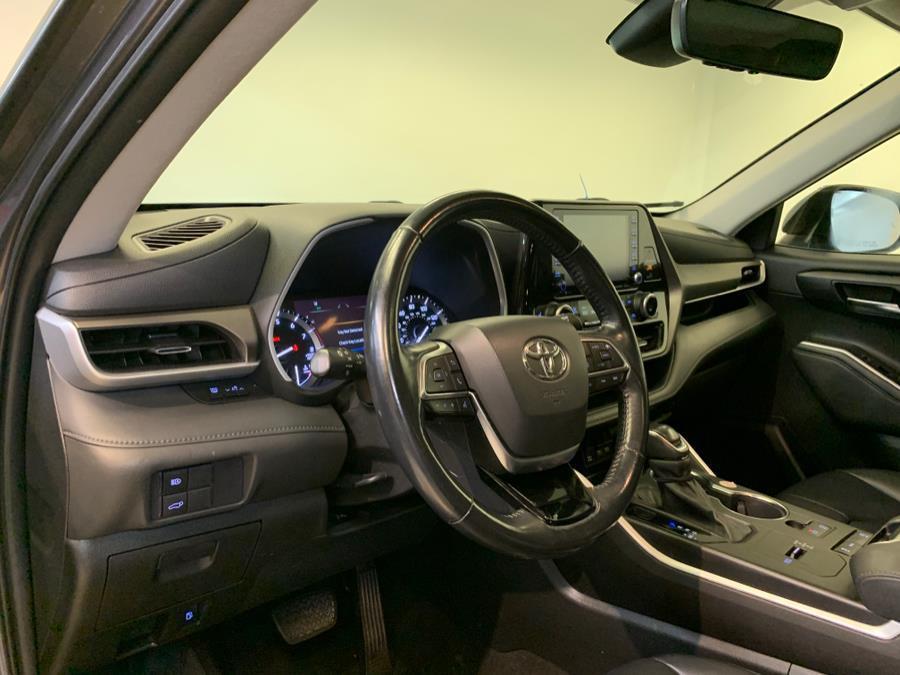 used 2021 Toyota Highlander car, priced at $24,995